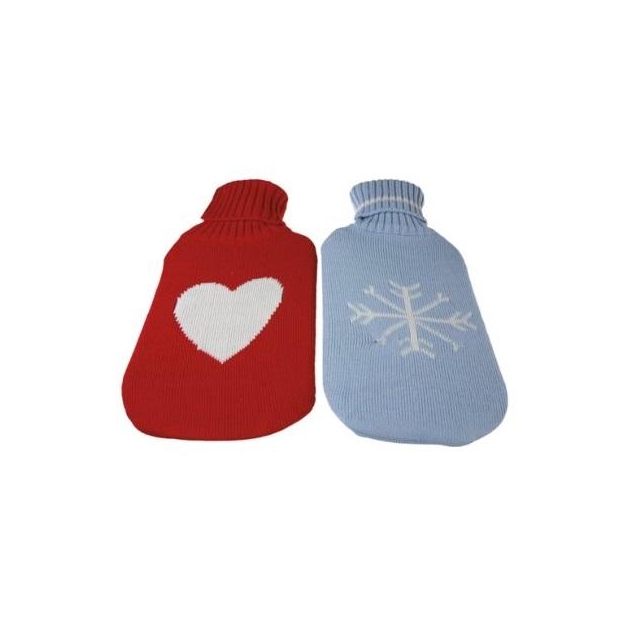 Wärmflasche mit Rollkragen-Bezug in rot oder hellblau